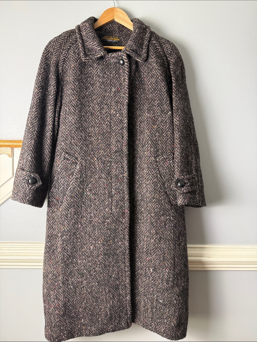 Vintage Union Tempo Europa 100% Wool Coat 70s to early 80s